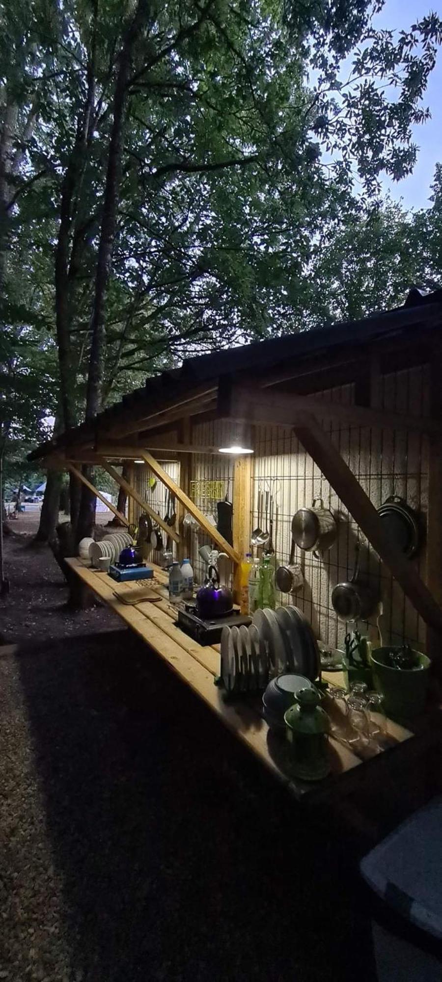 Camping Sous Les Belles Etoiles Peyrilhac Exteriér fotografie