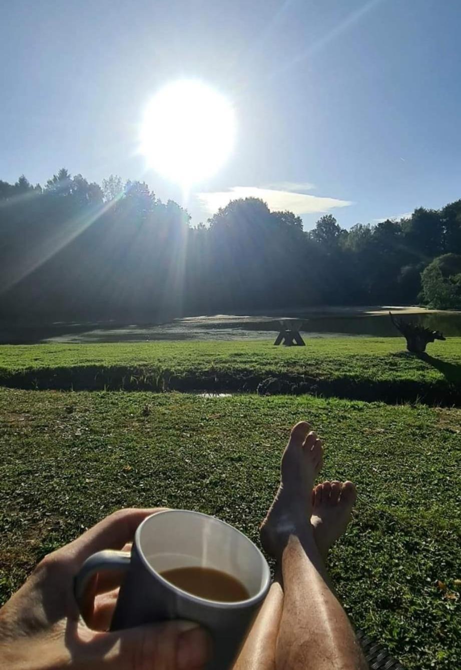 Camping Sous Les Belles Etoiles Peyrilhac Exteriér fotografie