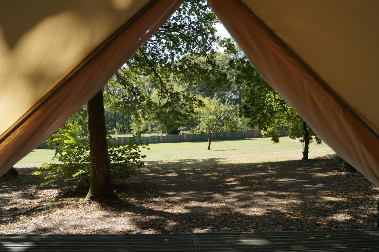 Camping Sous Les Belles Etoiles Peyrilhac Exteriér fotografie